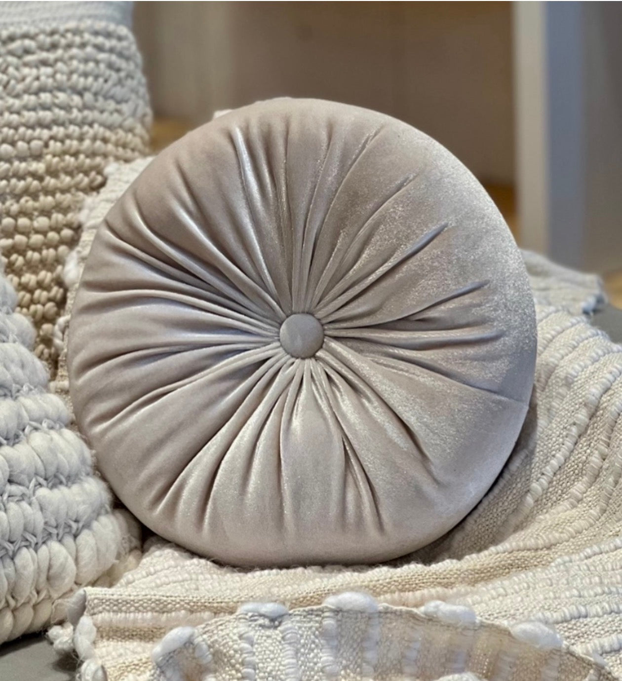 Round Velvet Pillow Sand - Luxurious Comfort for Your Home