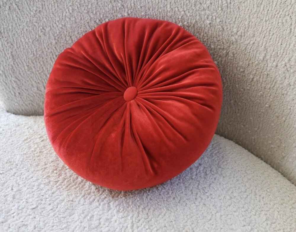 Round velvet pillow- Tomato Red