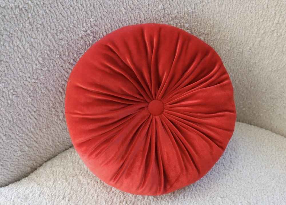 Round velvet pillow- Tomato Red