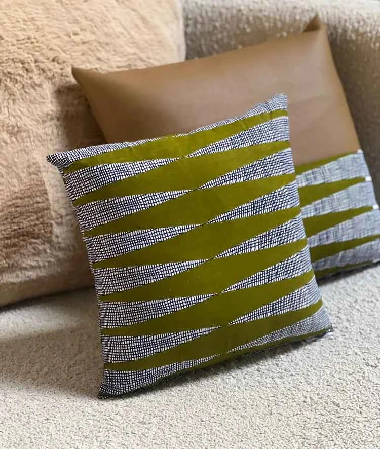 Para Tribal Print Handmade Pillow