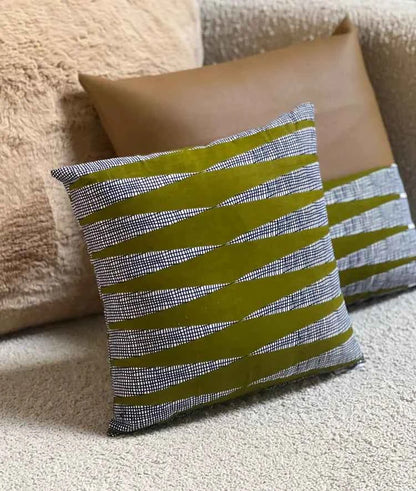 Para Tribal Print Handmade Pillow