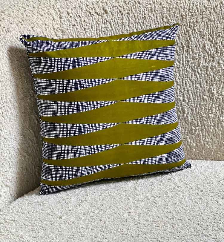 Para Tribal Print Handmade Pillow